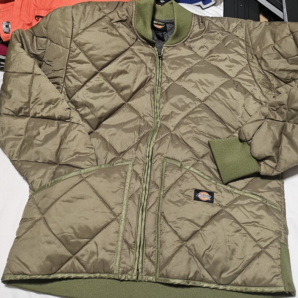Mens medium puffer
